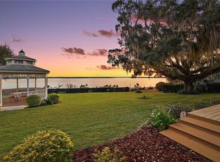 840 Fairview Ave, Mount Dora, FL 32757