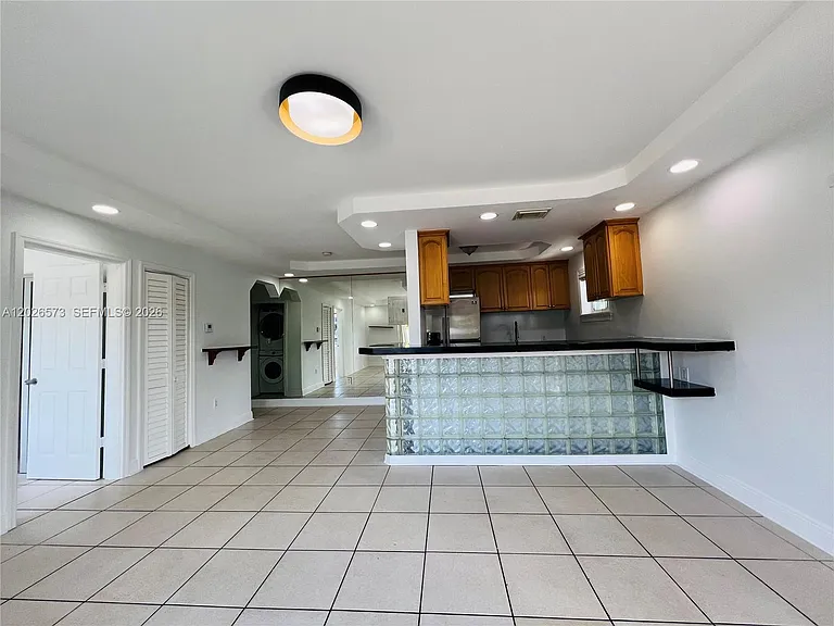2033 Calais Dr #5 — Photo 4