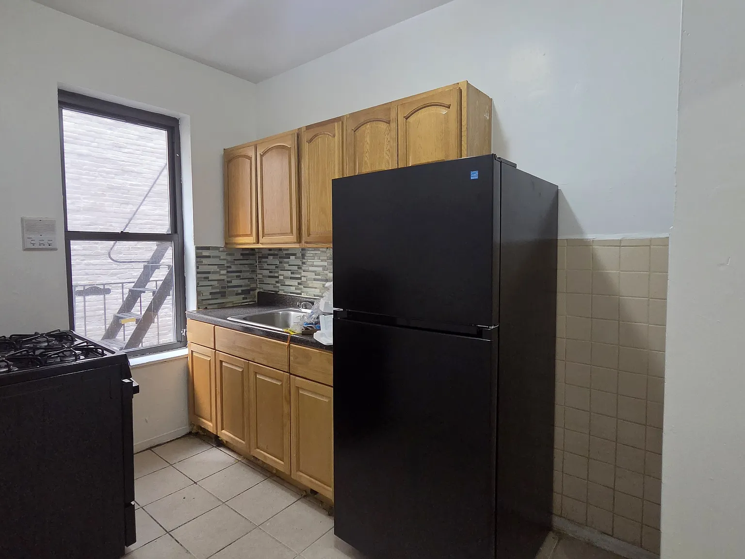 132 Sherman Avenue — Photo 3