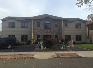 9 Avenue C, Merrick, NY 11566