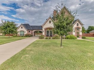 1426 Plum Creek Dr, Midlothian, TX 76065