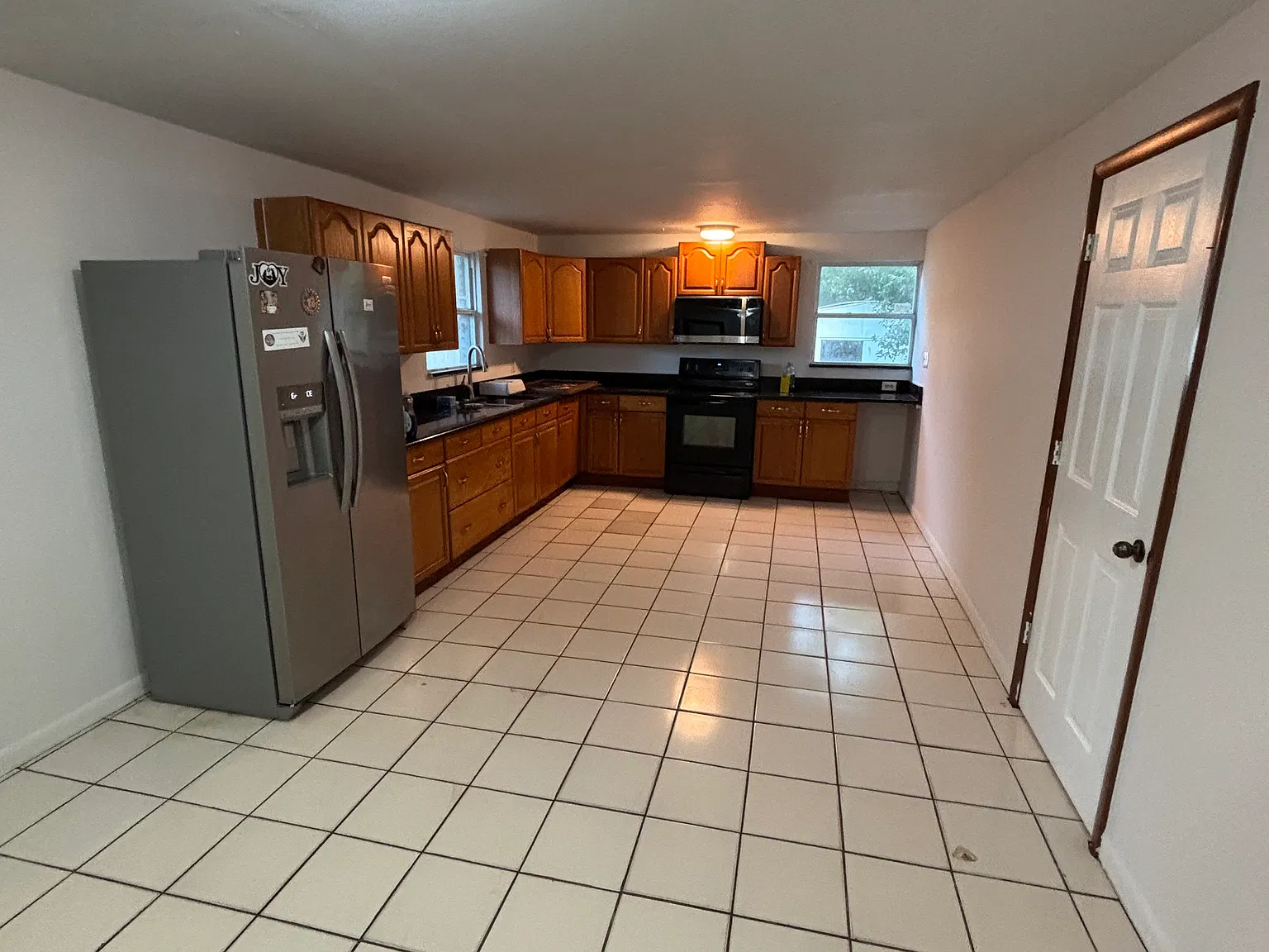 4 bed, 1888 sqft, $2,100 — Photo 4