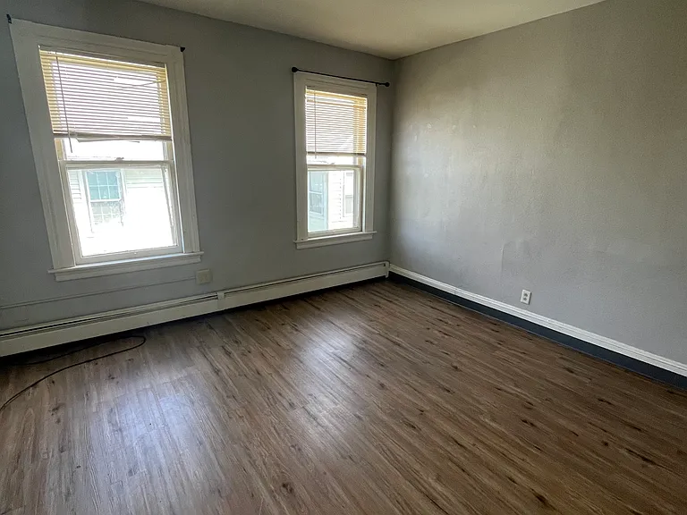 21 Olive St N #3 — Photo 3