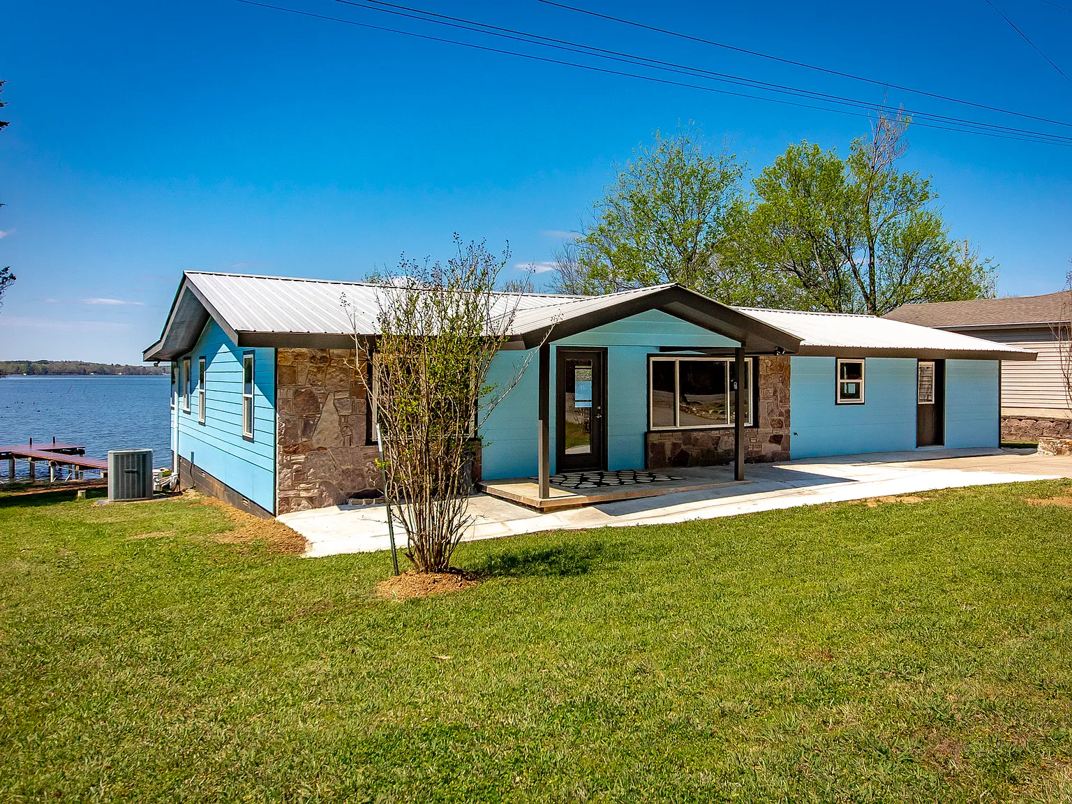 4 bed, 1952 sqft, $1,950 — Photo 2