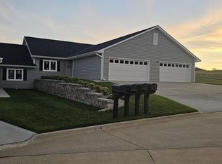 513 E Wood St #302, Avoca, IA 51521