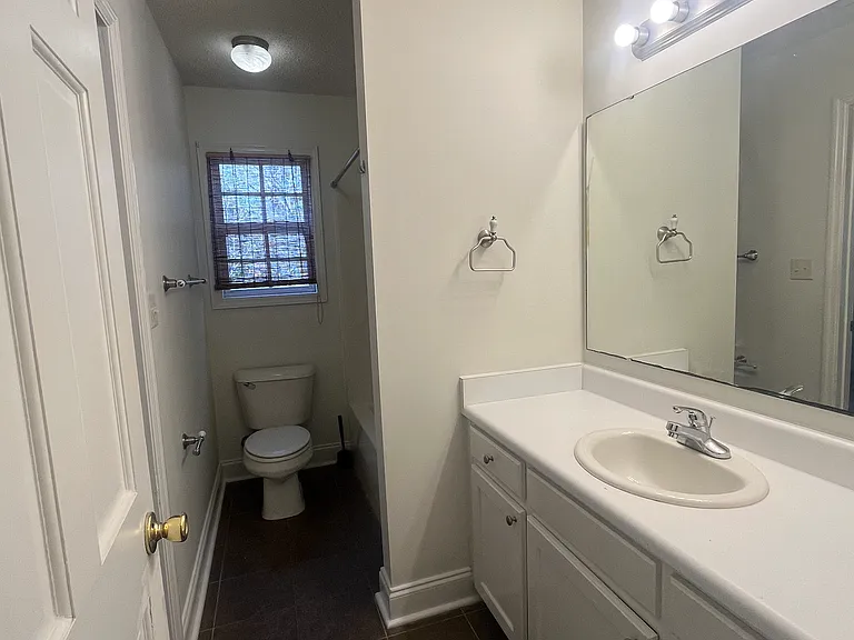 108 Bentwood Cir — Photo 13