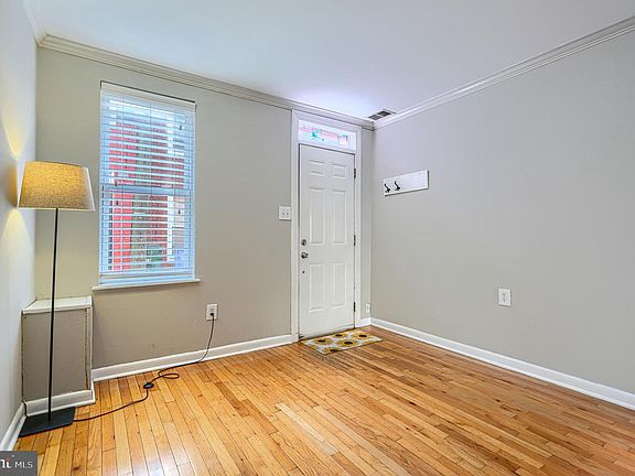 5th image of 906 S Belnord Ave