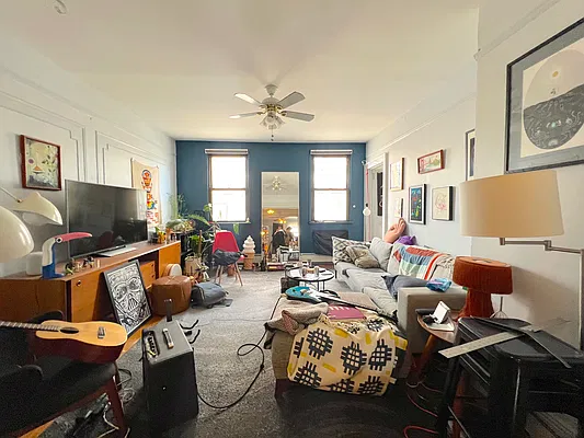 Rented by Capri Jet Realty Corp | media 10