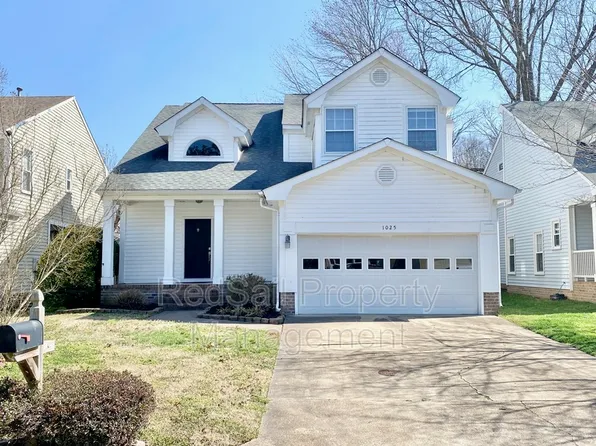 1025 Woodsmans Reach, Chesapeake, VA 23320