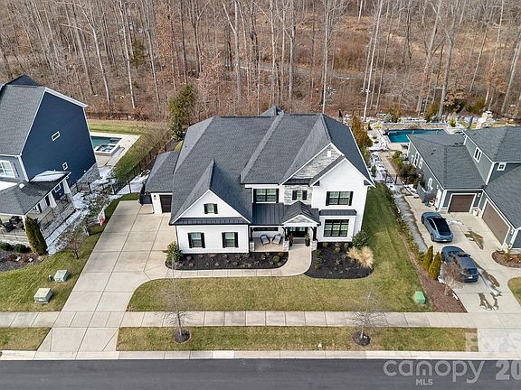 2nd image of 18401 Doves Crest Rd