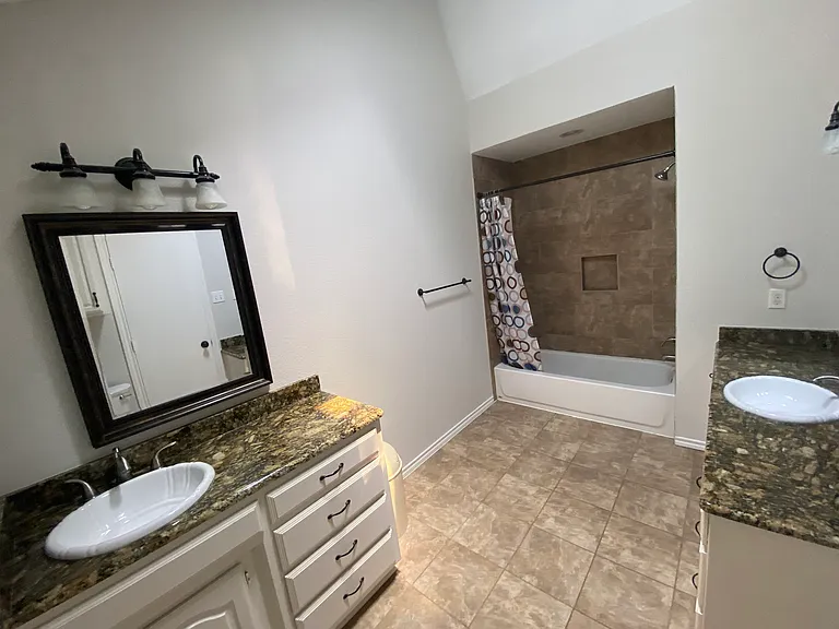 1902 Camellia St — Photo 11