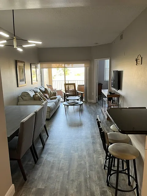 3 bed, 1200 sqft, $2,500 — Photo 1