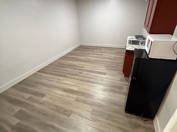 5th image of 701 SW 71st Ter Unit 1