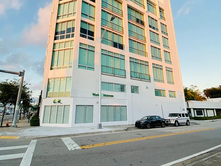 8103 Biscayne Blvd — Photo 15