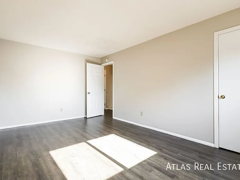 11194 Forest Ave — Photo 9