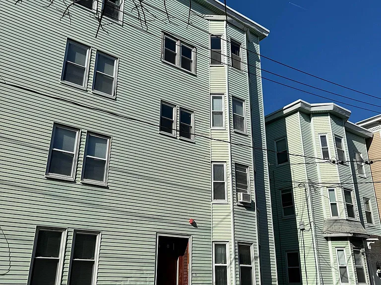 235 Columbia St #1 — Photo 12