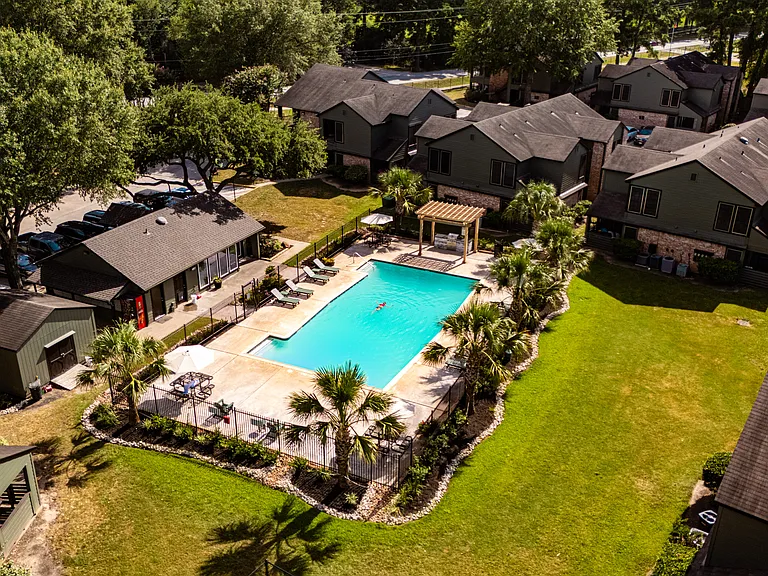 Oak Bend Apartments — Photo 40