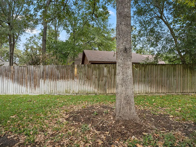 38 Devonshire Dr — Photo 45
