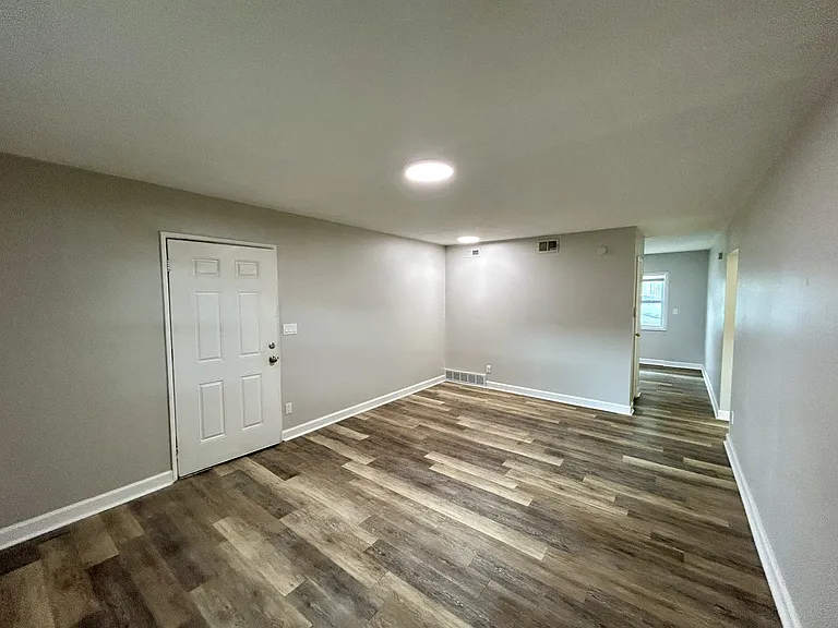 2506 Redbud Ln — Photo 13