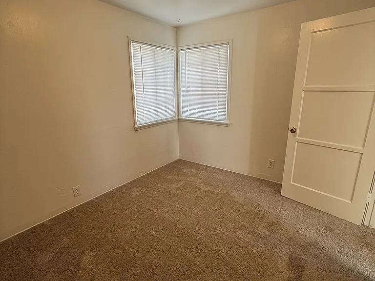 2301 Olympic Dr #C — Photo 17