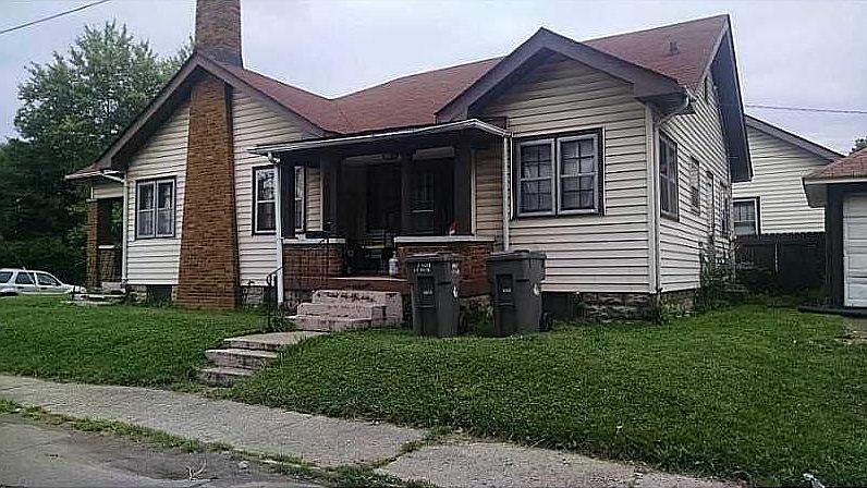 2nd image of 1401 N Lasalle St