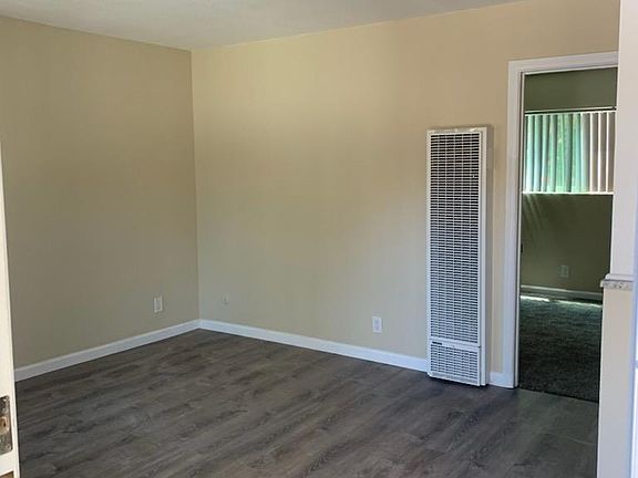 3rd image of 107 Cameron Ct #107