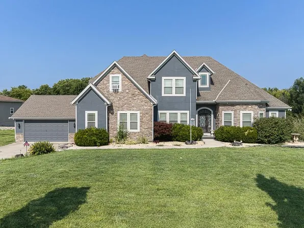 17935 185th St, Tonganoxie, KS 66086