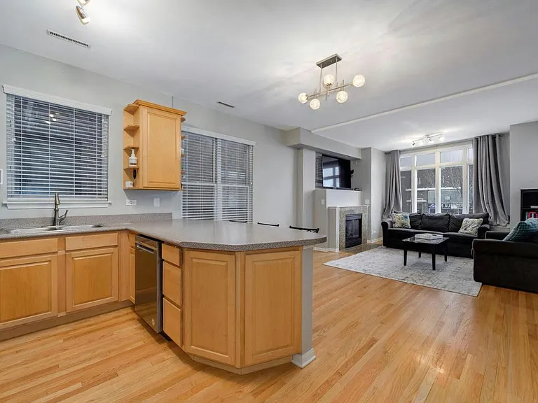 2814 N Sheffield Ave #1N — Photo 7