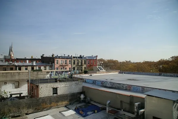 Rented by MNS | media 10