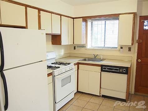 3635 Palmer Ave #1 Kitchen