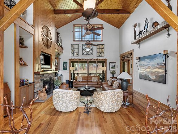 5th image of 324 Austin Mountain Dr