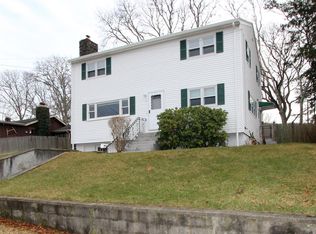 4 Van Bummel Rd, Bourne, MA 02532