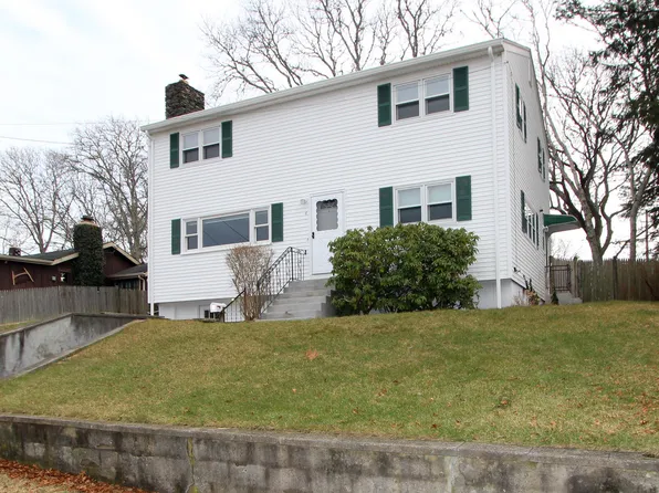 4 Van Bummel Road, Buzzards Bay, MA 02532