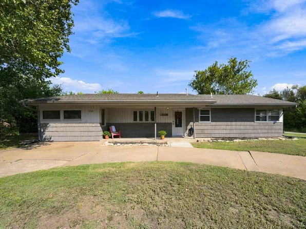 215 E South St, Wellington, KS 67152