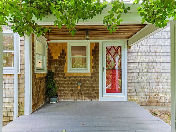 4th image of 40 Smith Farm Road