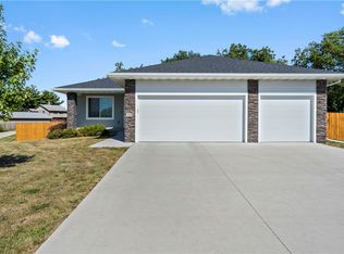 4518 E 48th St, Des Moines, IA 50317