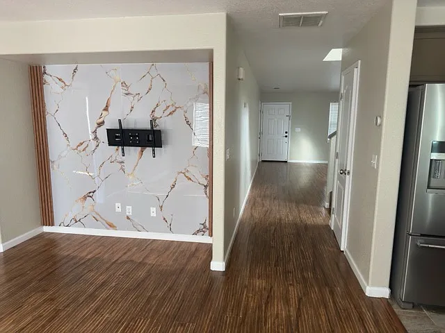 5 bed, 2280 sqft, $3,500 — Photo 3