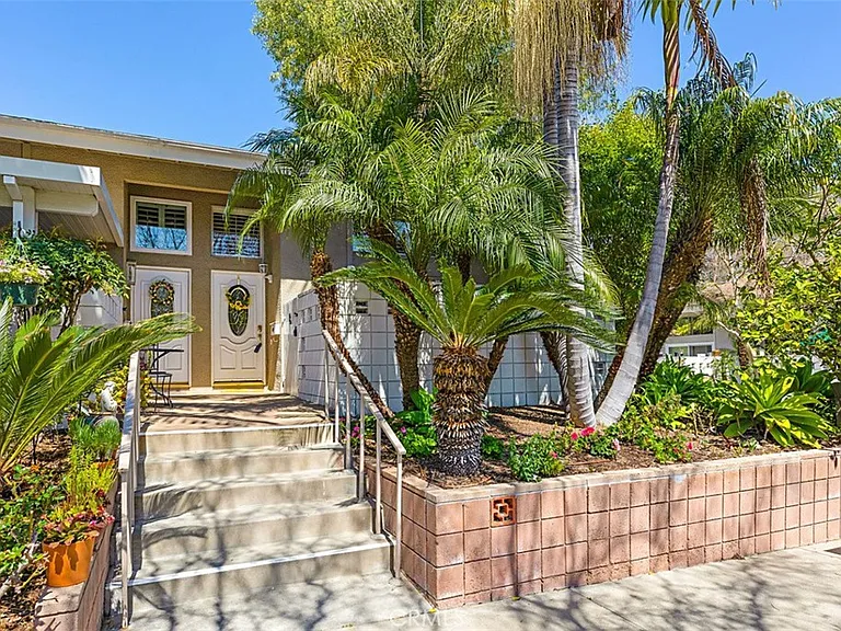 480 Calle Cadiz #B — Photo 1