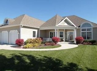 1241 Ridgeside Rd, Oconomowoc, WI 53066