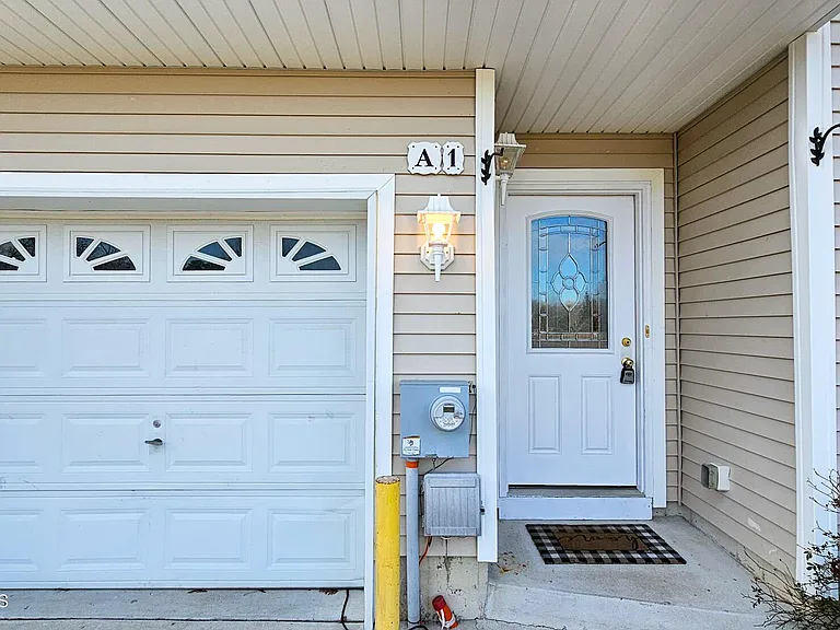 380 Radio Rd #A1 — Photo 3
