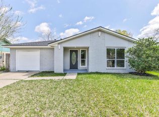 12115 Bay Cedar Dr, Houston, TX 77048