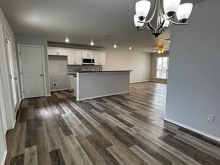 8430 10th Pl — Photo 16