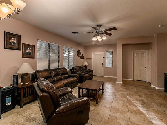5th image of 2921 S 74th Dr