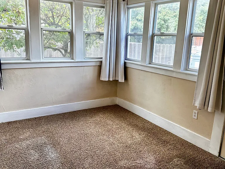 869 B St #4 — Photo 7