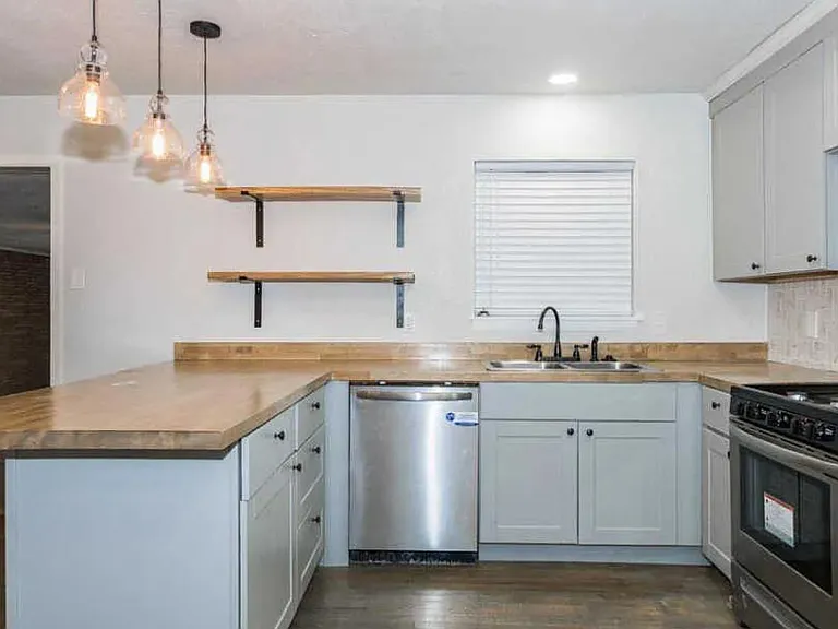 16 Meadowbrook Dr — Photo 5