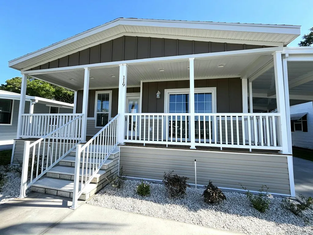 3 bed, 2.0 bath, 1460 sqft, $1,695 — Photo 2