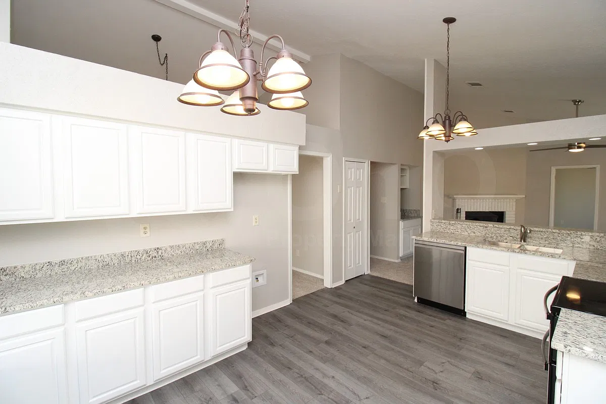 4 bed, 2.0 bath, 1854 sqft, $2,395 — Photo 2