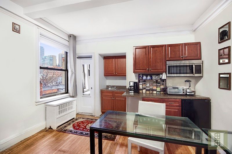 2nd image of 20 W 72nd St #709