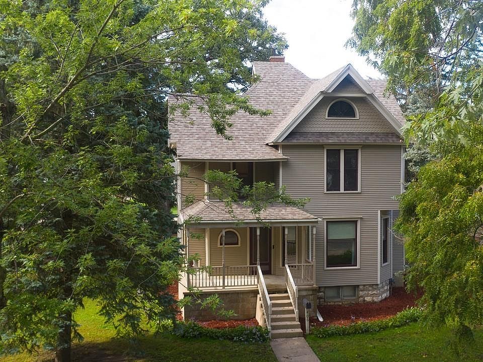1st image of 406 Ferguson St