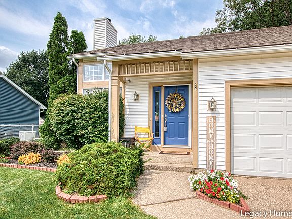 2nd image of 1417 Manorwood Dr SE
